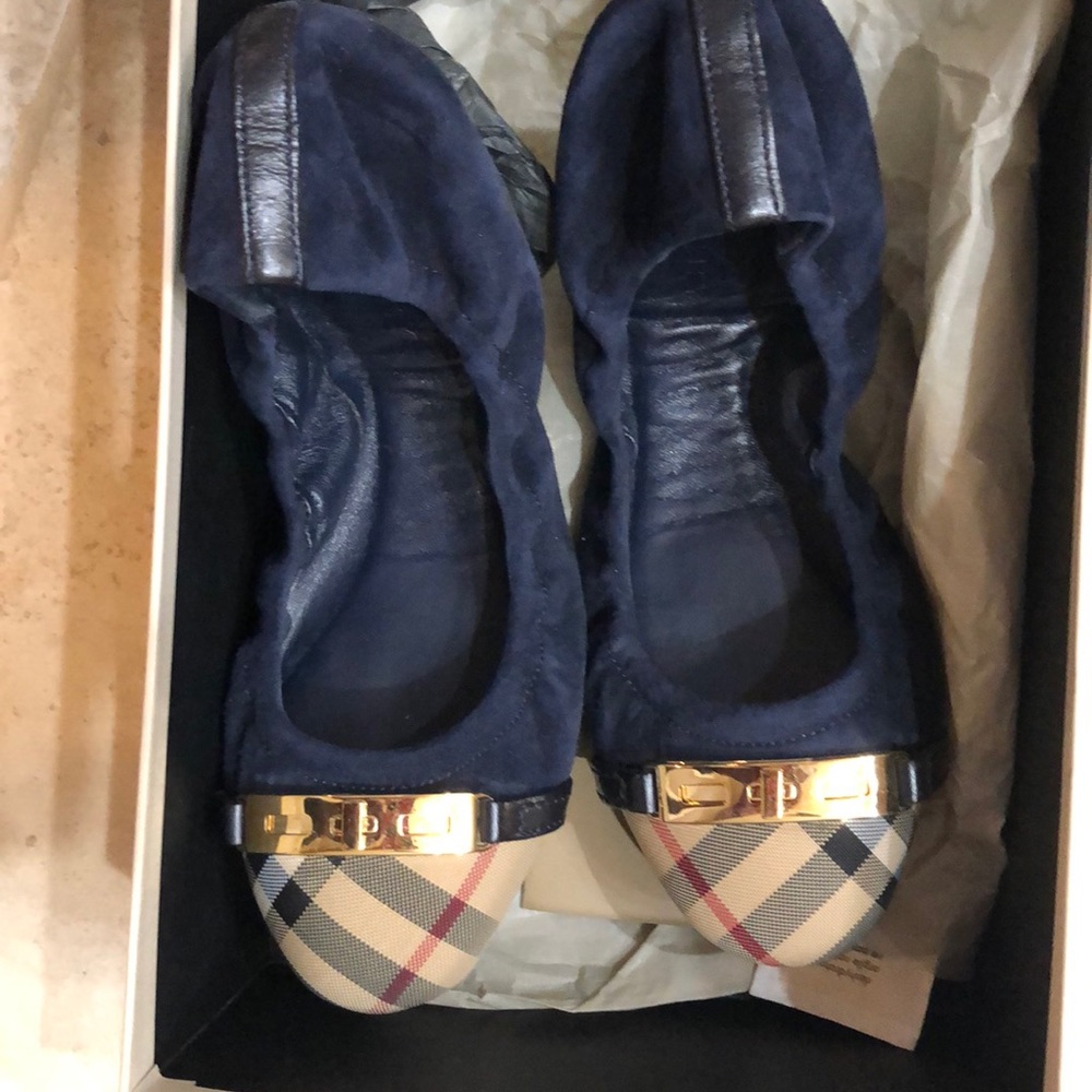 Burberry shoes size 8.5 (fit like 8).